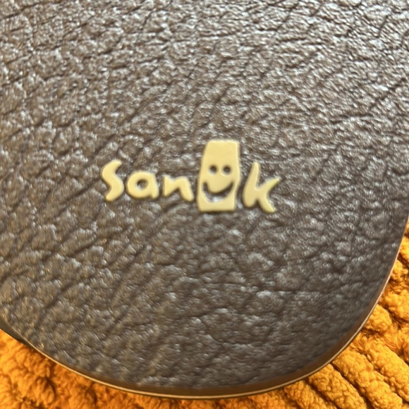 Sanuk Men’s Beer Cozy Flip Flops in Brown - Size 10. - Picture 2 of 3